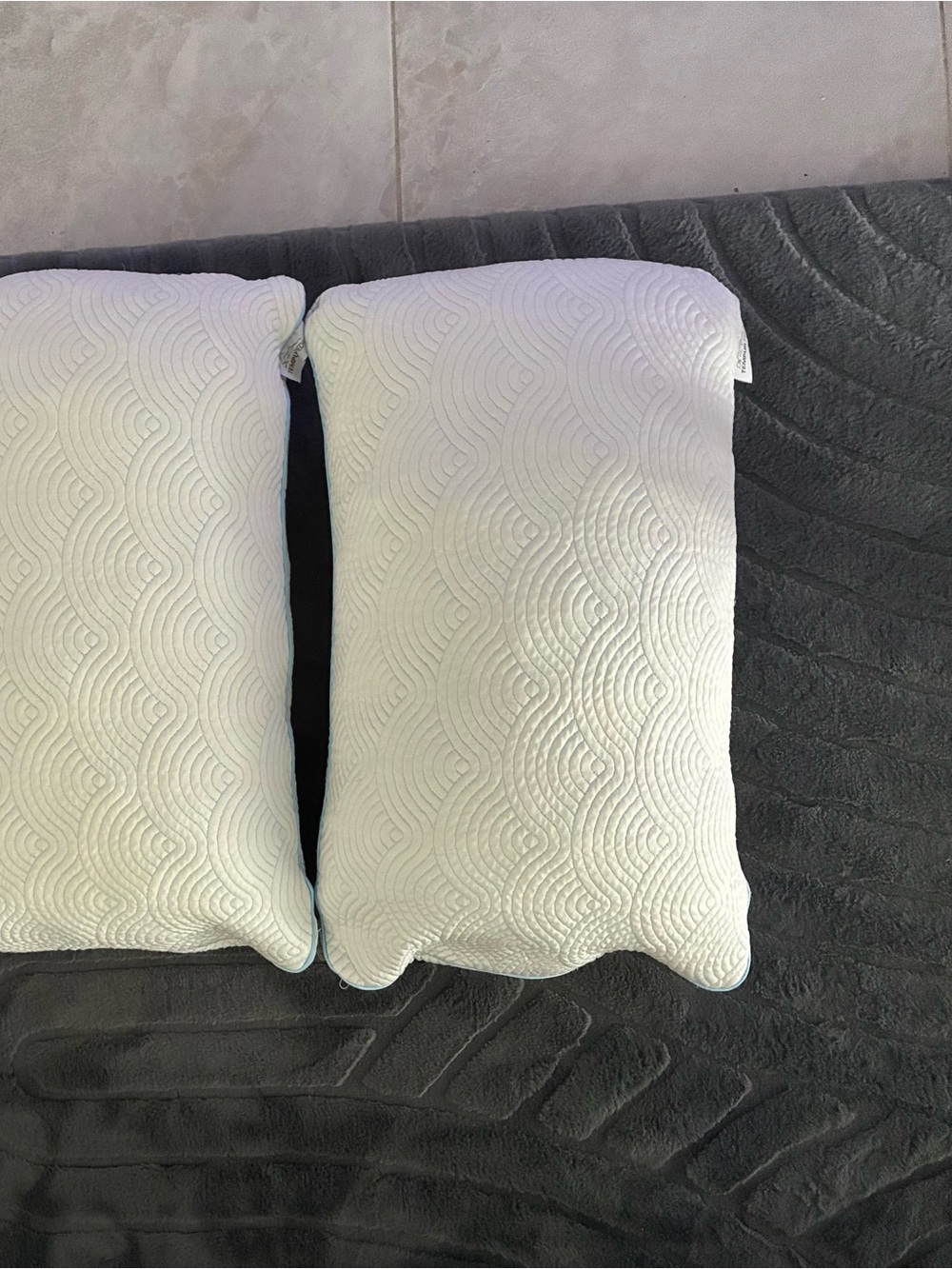 Set of 2 Tempur-Pedic Cooling Cloud Pillows. Standard/Queen